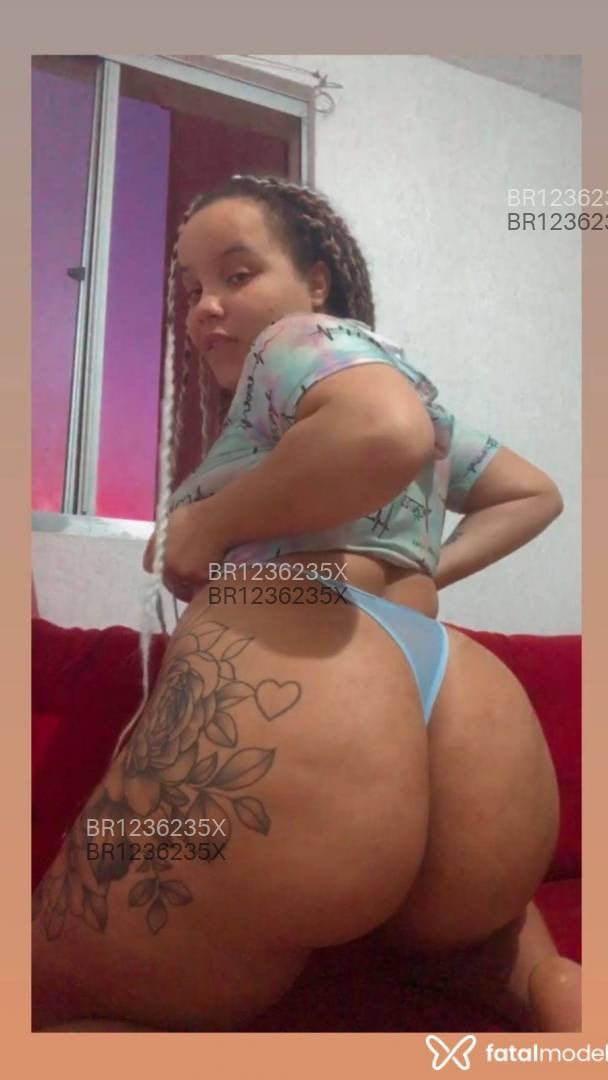 Acompanhante mulher com cabelo colorido de olhos castanhos em Florianópolis - Gaby Machado