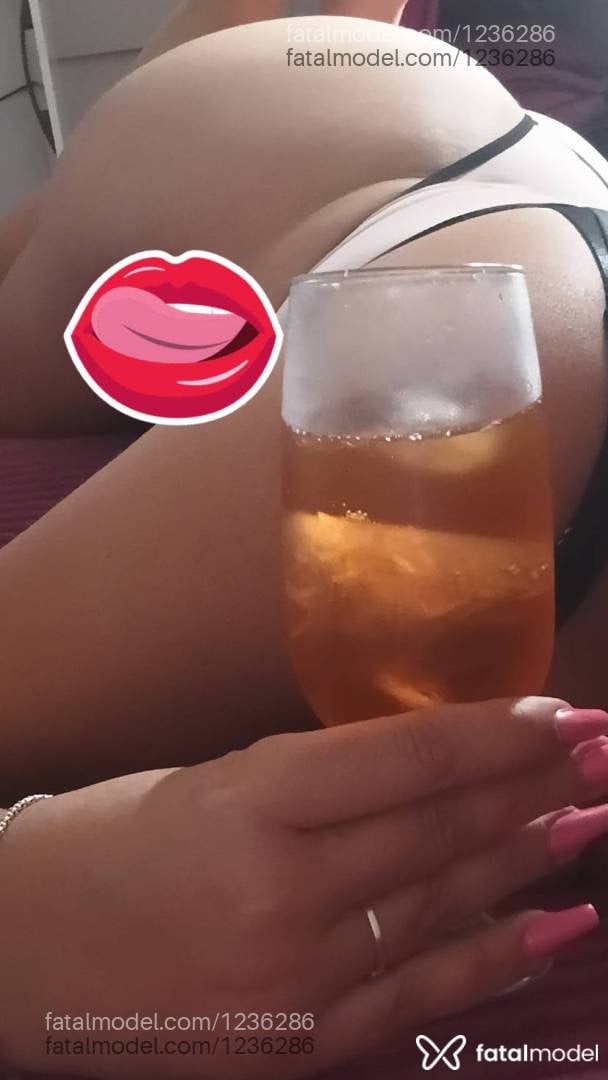 Acompanhante mulher loira (o) de olhos mel - KIARA PARANAENSE