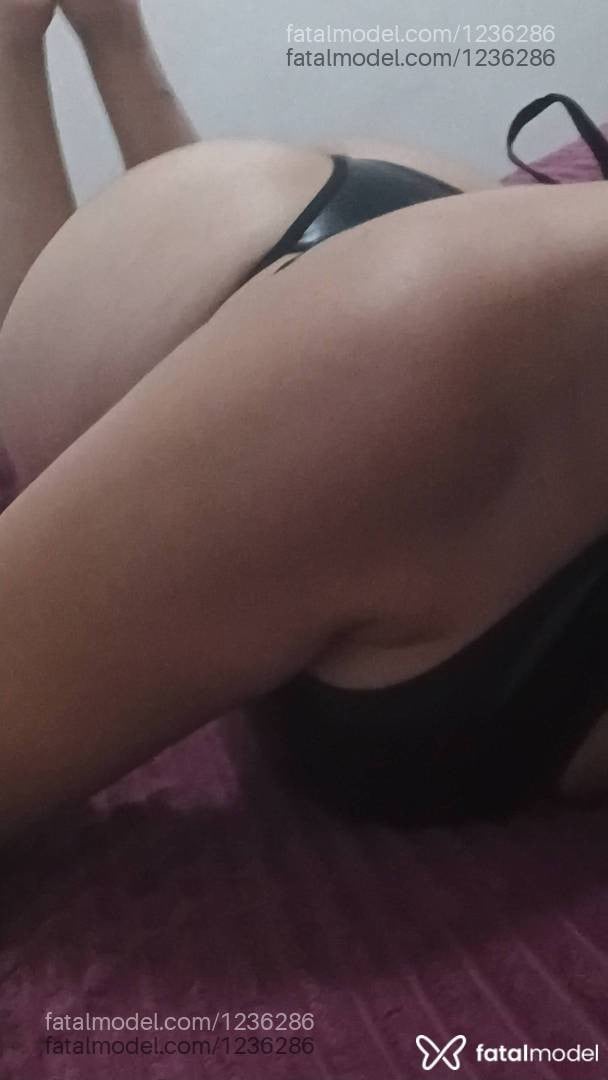 Acompanhante mulher loira (o) de olhos mel - KIARA PARANAENSE