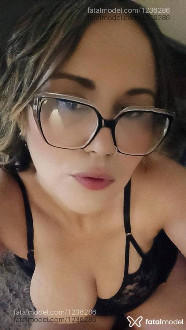 Acompanhante mulher loira (o) de olhos mel - KIARA PARANAENSE