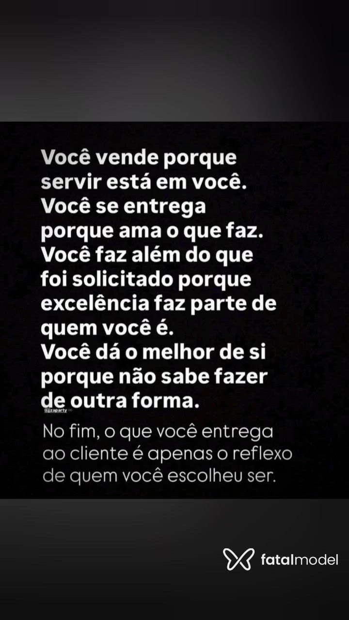 Acompanhante mulher loira (o) de olhos mel - KIARA PARANAENSE