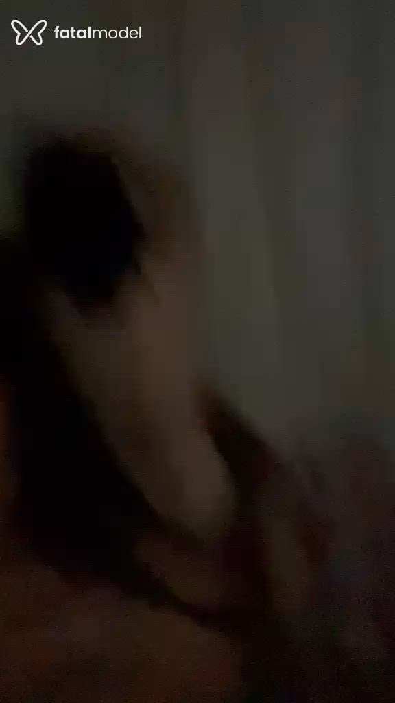 Acompanhante mulher com cabelo castanho de olhos mel - Criss
