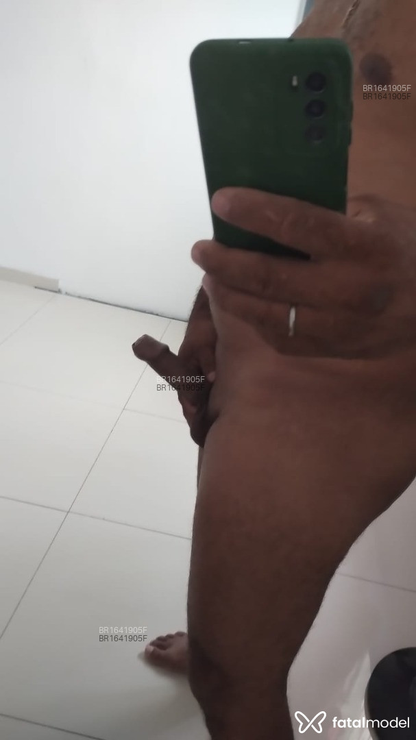 Acompanhante homem sem cabelo de olhos pretos em Virtual - Bruno Henrique
