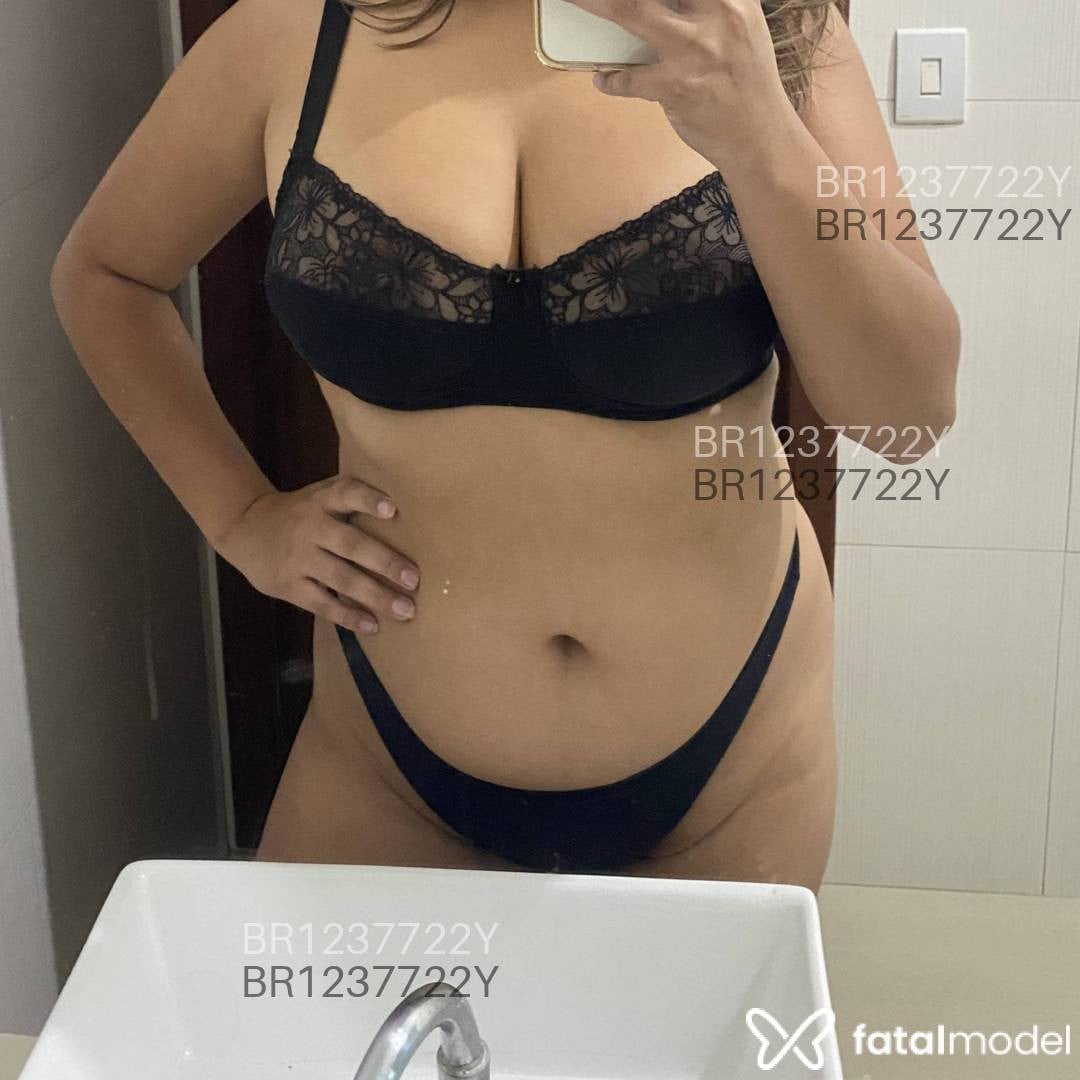 Acompanhante mulher com cabelo castanho de olhos castanhos em Cascavel Acompanhante mulher com cabelo castanho de olhos castanhos em Cascavel - Thamires