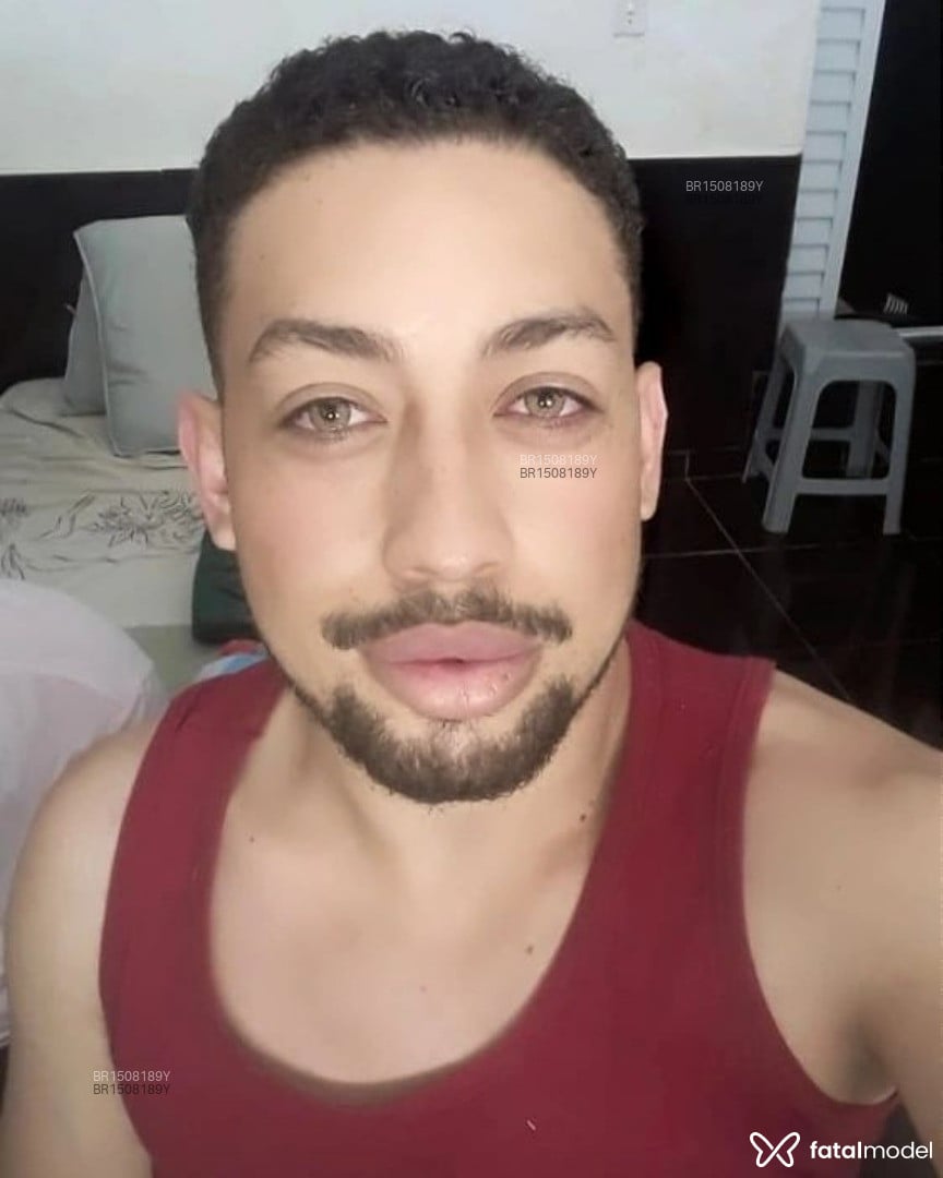 Acompanhante homem com cabelo castanho de olhos castanhos em São Paulo - Leonardo Costta
