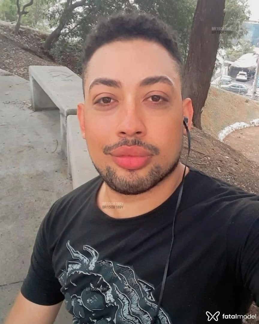 Acompanhante homem com cabelo castanho de olhos castanhos em São Paulo - Leonardo Costta