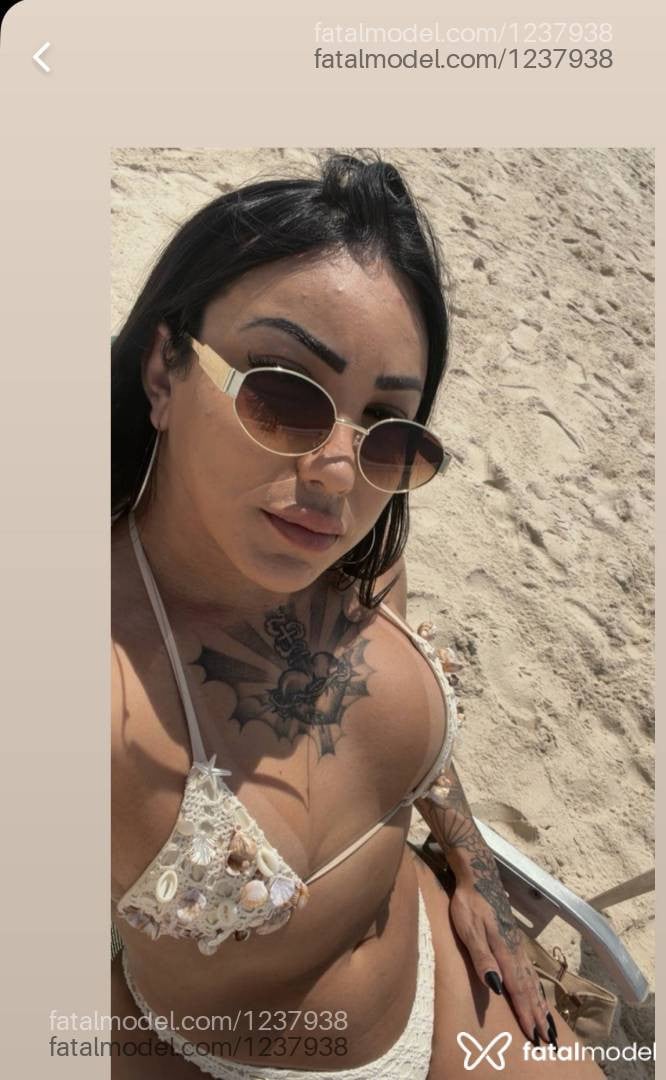 Acompanhante mulher trans morena (o) de olhos pretos - Patrícia Lisboa