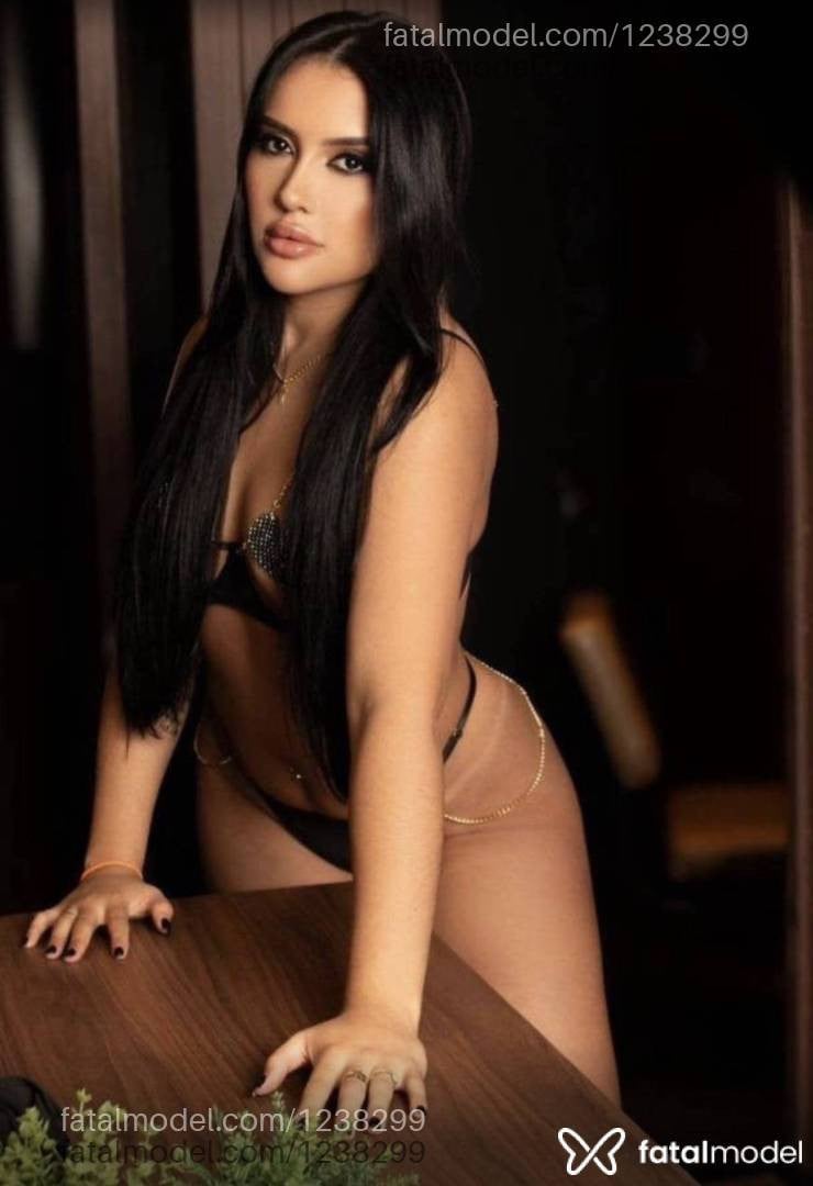 Acompanhante mulher morena (o) de olhos castanhos - Mirella scheffer