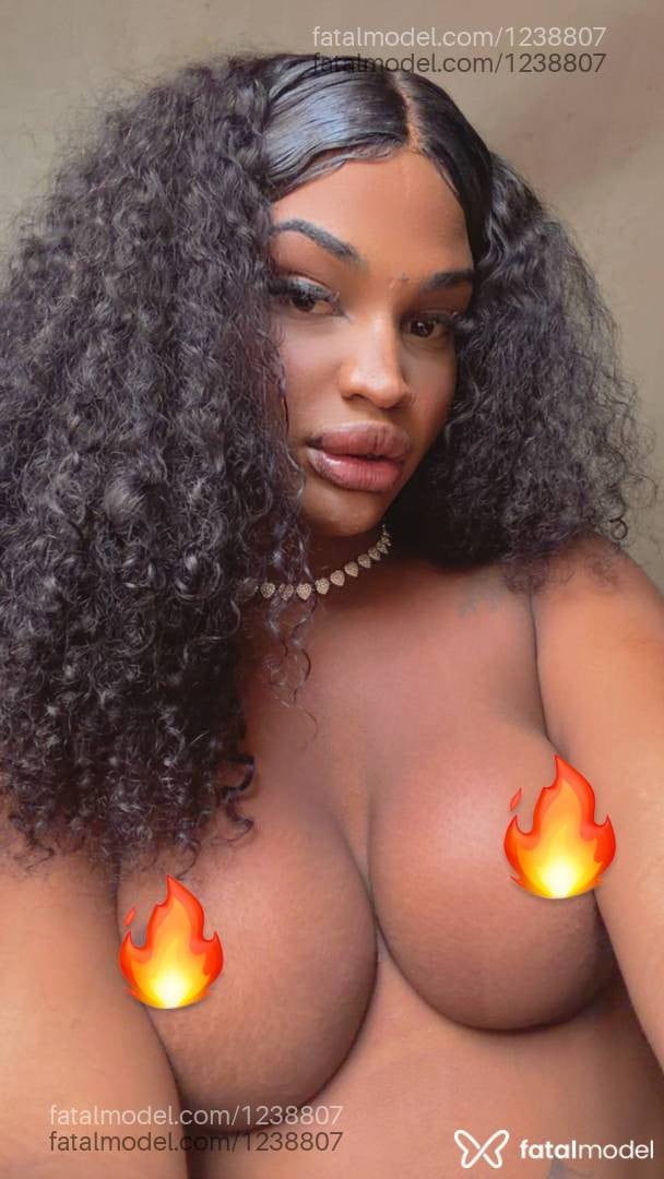 Acompanhante travesti com cabelo castanho de olhos castanhos - PRISCILLA FROIS