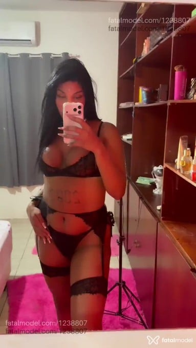 Acompanhante travesti com cabelo castanho de olhos castanhos - PRISCILLA FROIS Acompanhante travesti com cabelo castanho de olhos castanhos - PRISCILLA FROIS