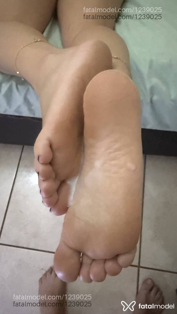 Acompanhante mulher com cabelo castanho de olhos castanhos - Bia Lima