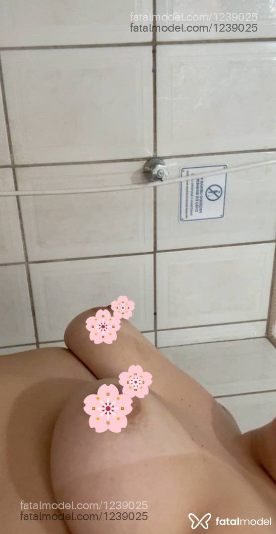 Acompanhante mulher com cabelo castanho de olhos castanhos - Bia Lima