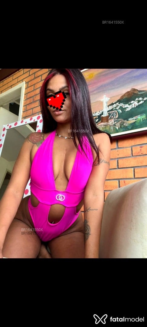Acompanhante mulher com cabelo castanho de olhos verdes em Araruama - LUNNA MIONZINHA