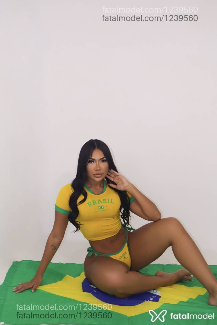 Acompanhante mulher morena (o) de olhos castanhos - Angelotti Martins