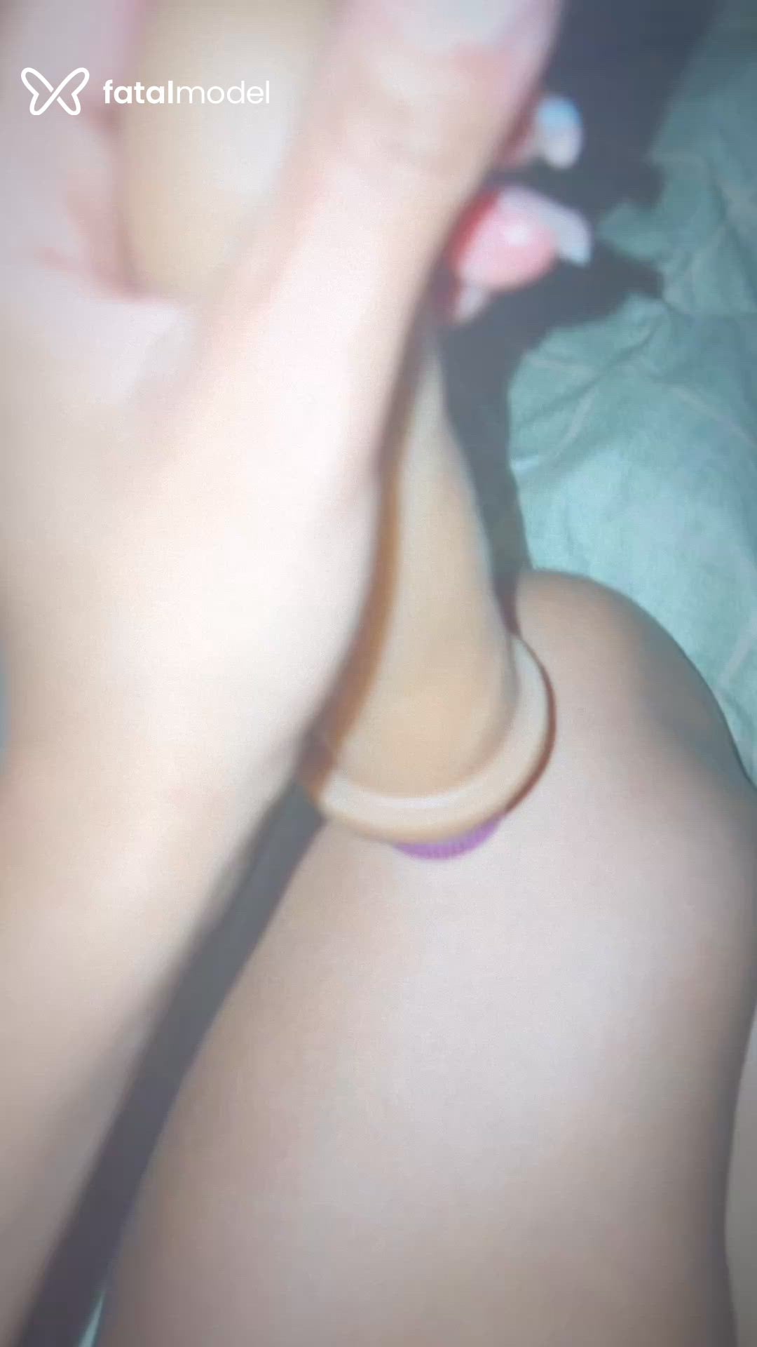 Acompanhante mulher com cabelo castanho de olhos verdes - Danielle Mayumi