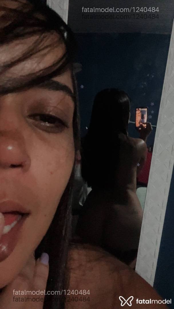 Acompanhante mulher morena (o) de olhos castanhos - Ellena