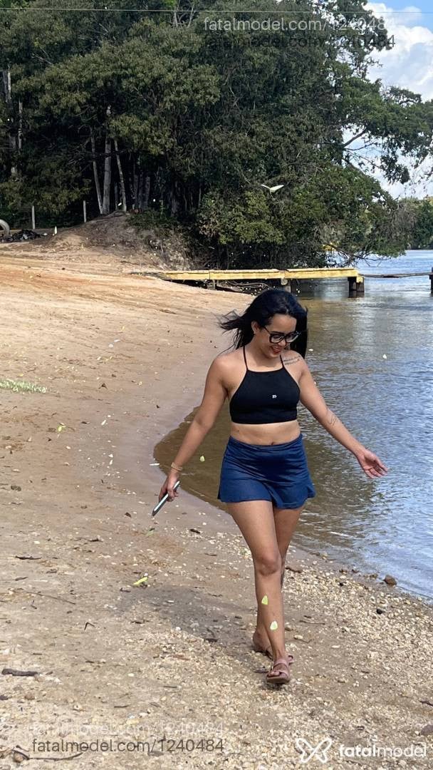Acompanhante mulher morena (o) de olhos castanhos - Ellena