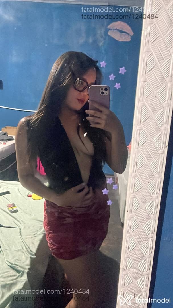 Acompanhante mulher morena (o) de olhos castanhos - Ellena