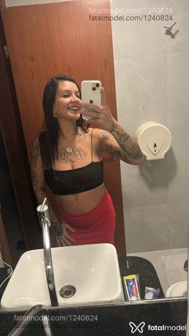 Acompanhante mulher com cabelo castanho de olhos castanhos em Vila Velha - Rebeca