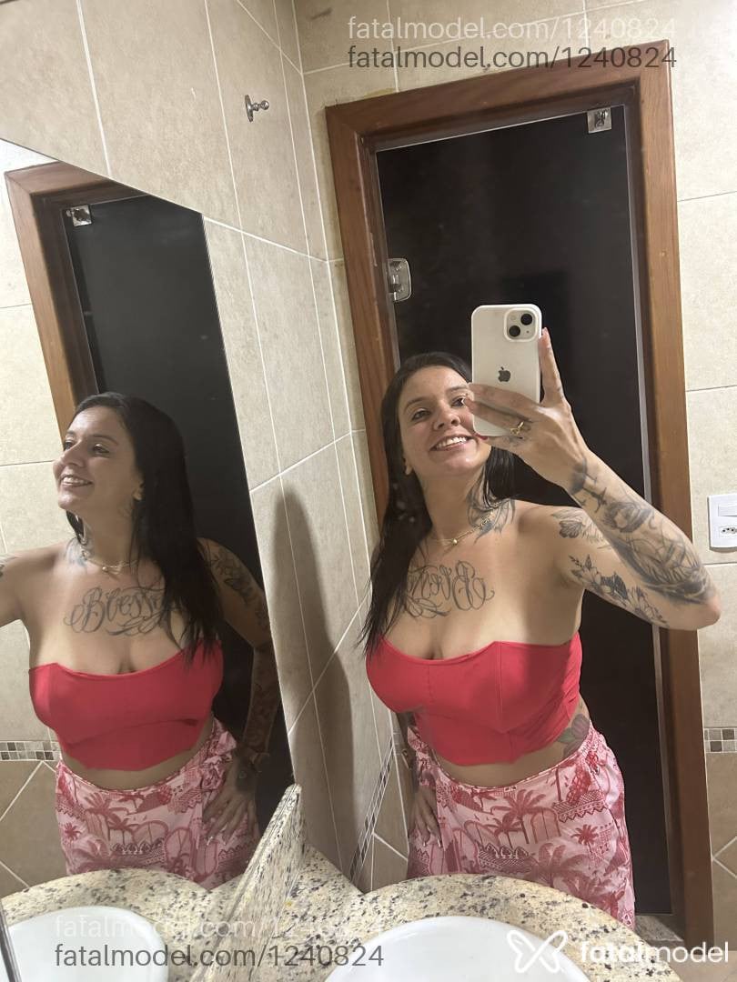 Acompanhante mulher com cabelo castanho de olhos castanhos em Vila Velha - Rebeca