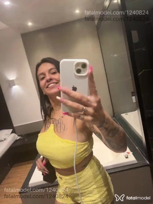 Acompanhante mulher com cabelo castanho de olhos castanhos em Vila Velha - Rebeca
