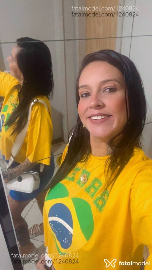 Acompanhante mulher com cabelo castanho de olhos castanhos em Vila Velha - Rebeca