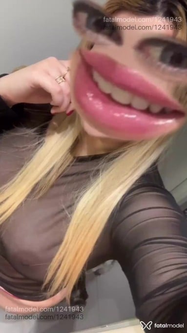 Acompanhante mulher loira (o) de olhos azuis em Chapecó Acompanhante mulher loira (o) de olhos azuis em Chapecó - Manuelle Duarte