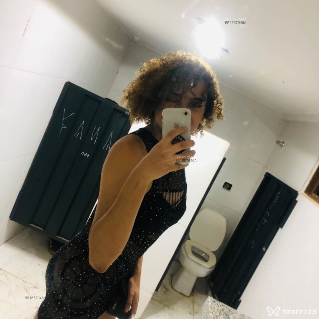 Acompanhante mulher trans loira (o) de olhos castanhos em Fortaleza - Domitila