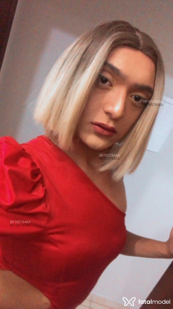 Acompanhante mulher trans loira (o) de olhos castanhos em Fortaleza - Domitila