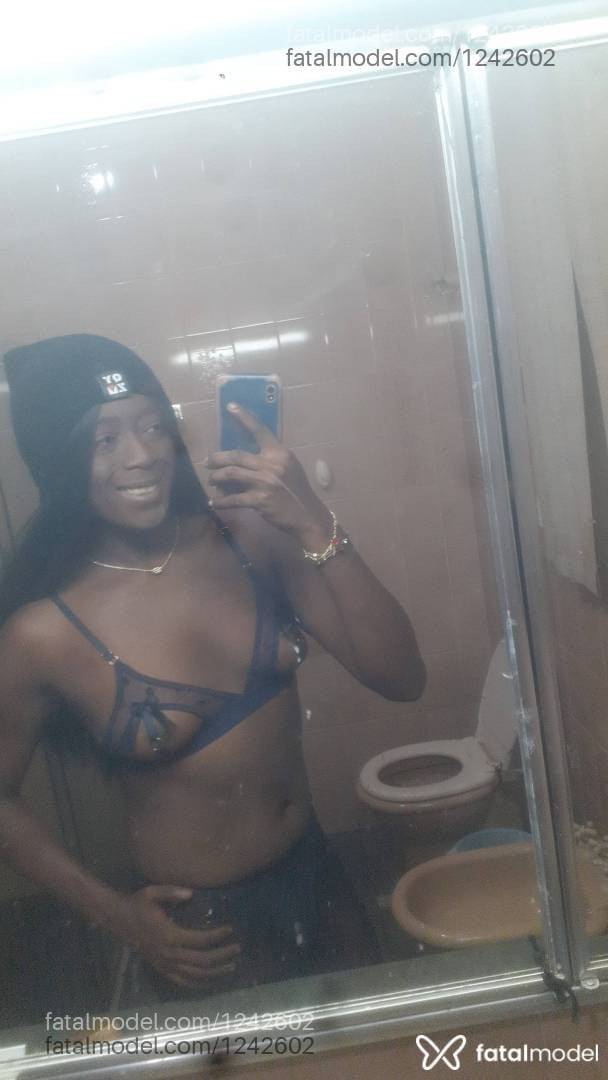 Acompanhante mulher trans morena (o) de olhos castanhos em Macaé - Duda Silva