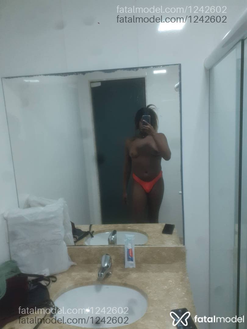 Acompanhante mulher trans morena (o) de olhos castanhos em Macaé - Duda Silva