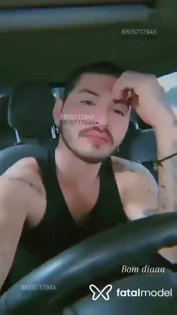 Acompanhante homem com cabelo castanho de olhos castanhos em Joinville Acompanhante homem com cabelo castanho de olhos castanhos em Joinville - Ricardo