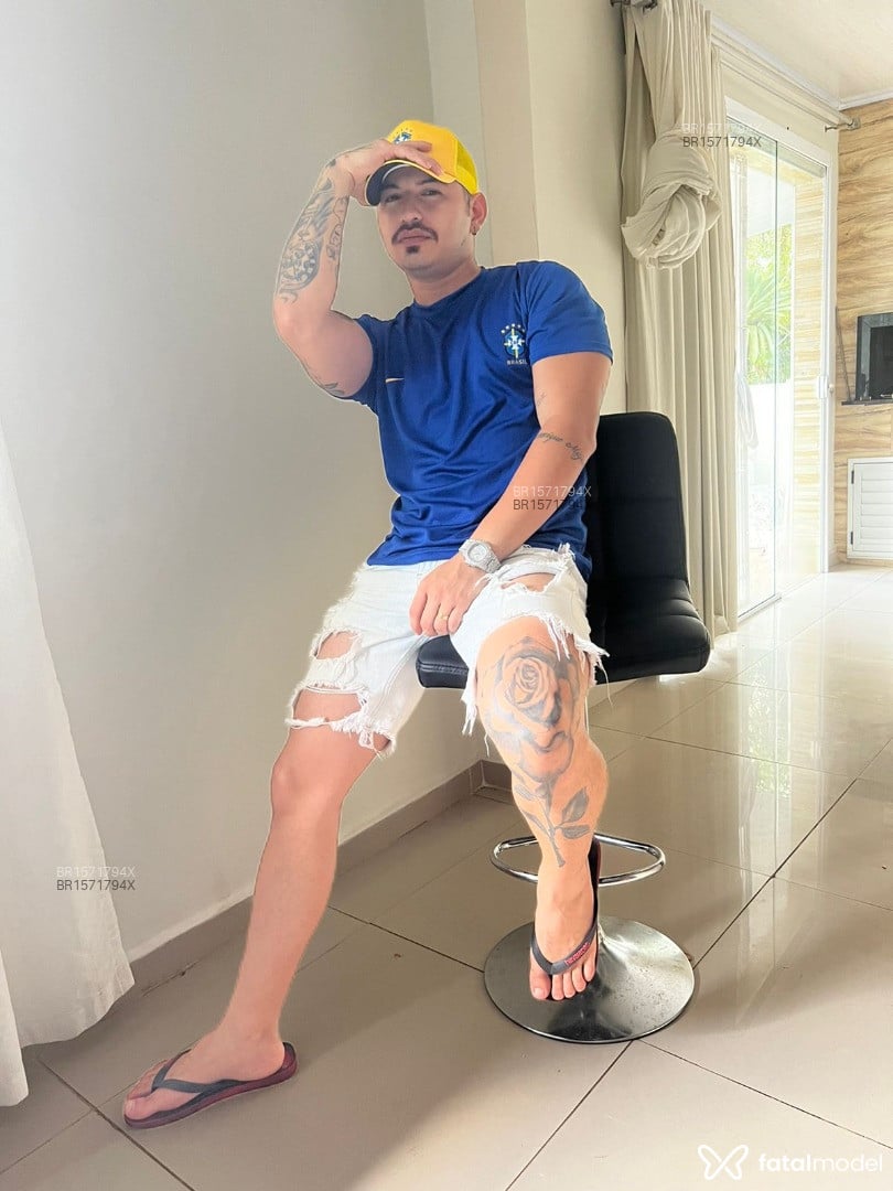 Acompanhante homem com cabelo castanho de olhos castanhos em Joinville Acompanhante homem com cabelo castanho de olhos castanhos em Joinville - Ricardo