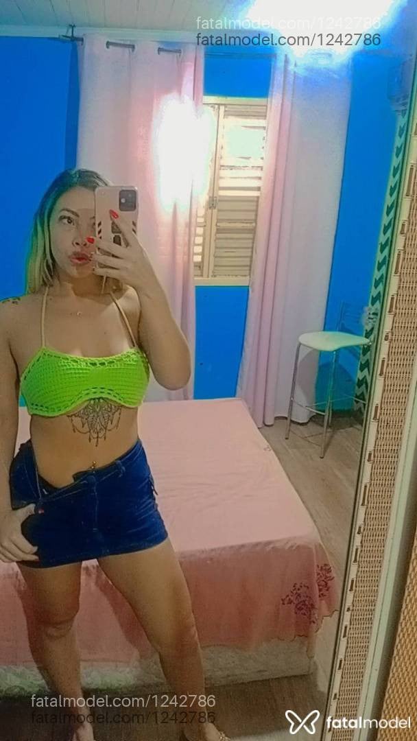 Acompanhante mulher com cabelo castanho de olhos castanhos - Eduarda