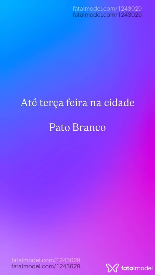 Acompanhante mulher trans com cabelo castanho de olhos castanhos - Brenda Paes