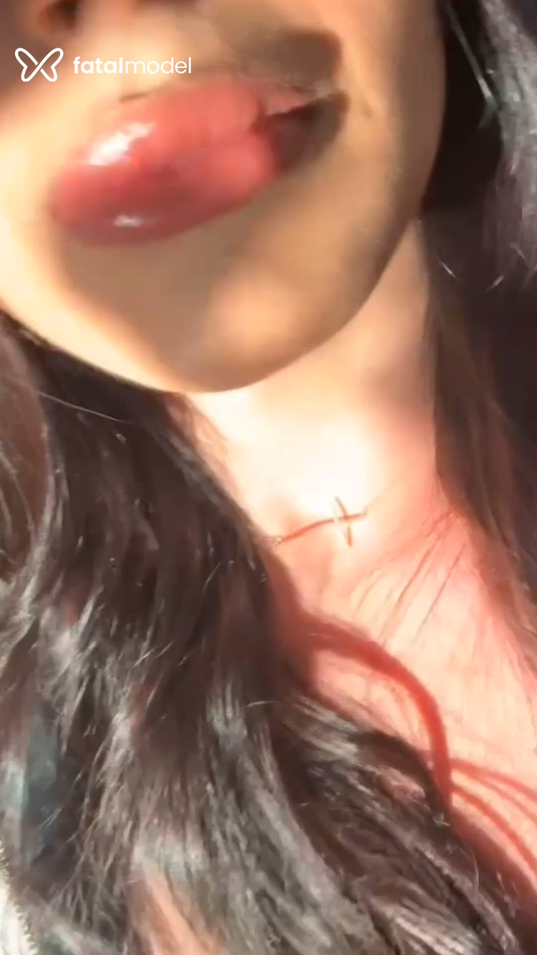 Acompanhante mulher trans com cabelo castanho de olhos castanhos - Brenda Paes