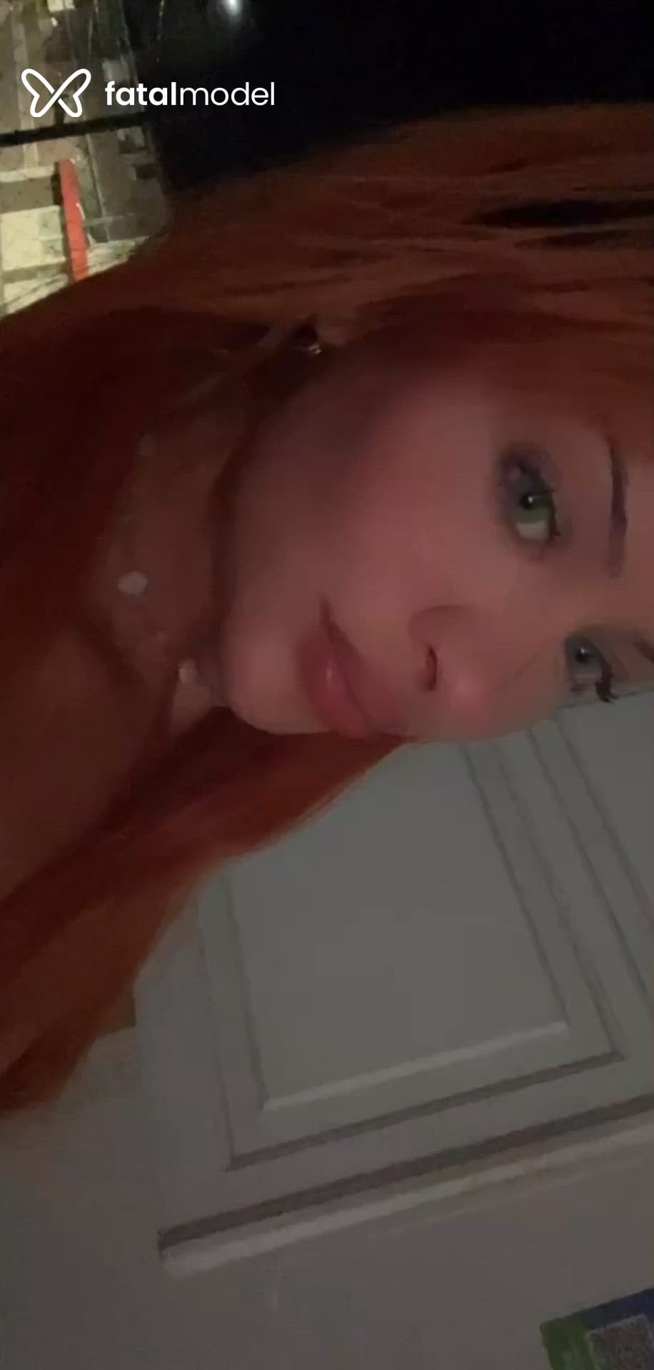 Acompanhante mulher ruiva (o) de olhos verdes - Bruna