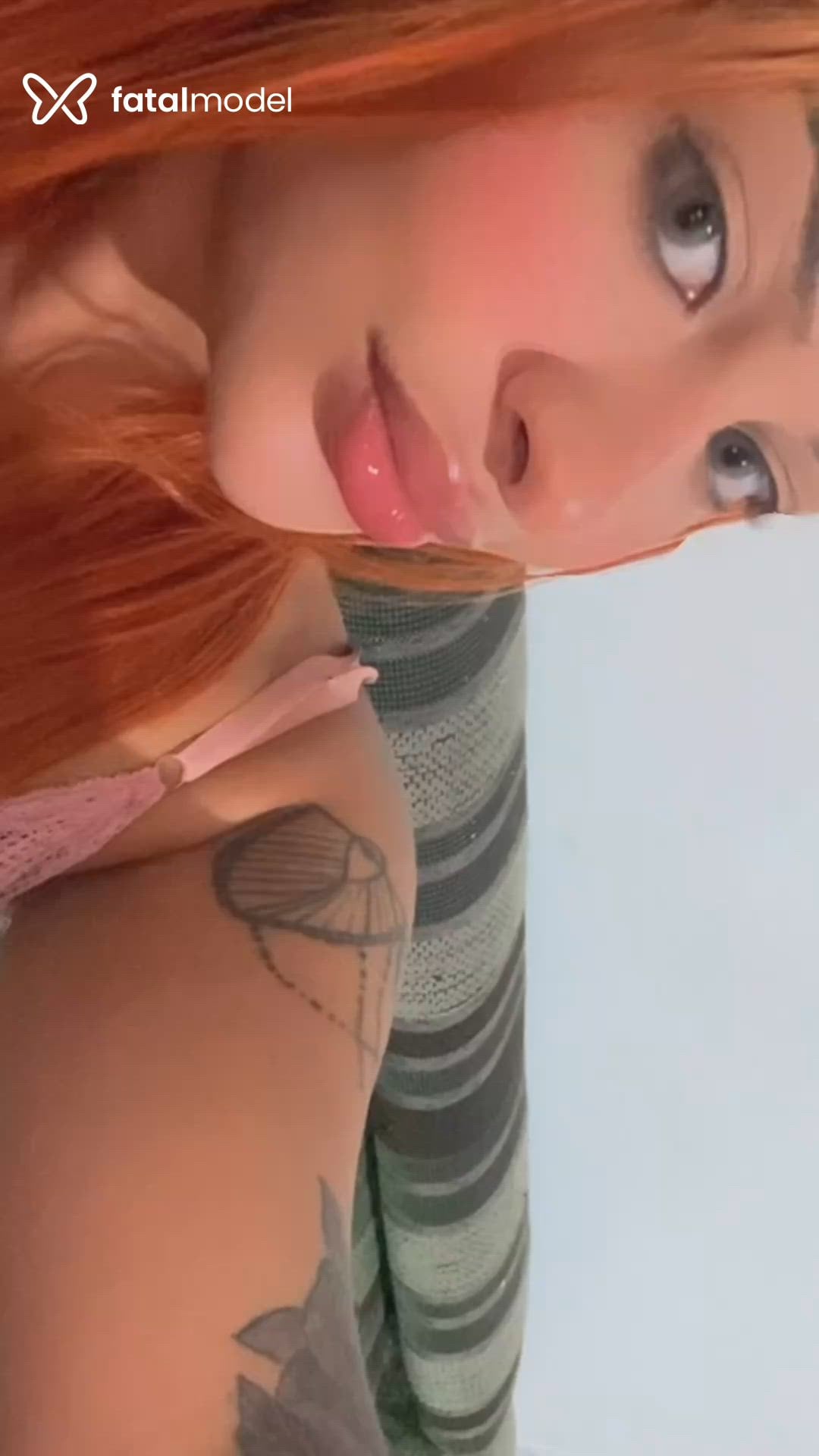 Acompanhante mulher ruiva (o) de olhos verdes - Bruna