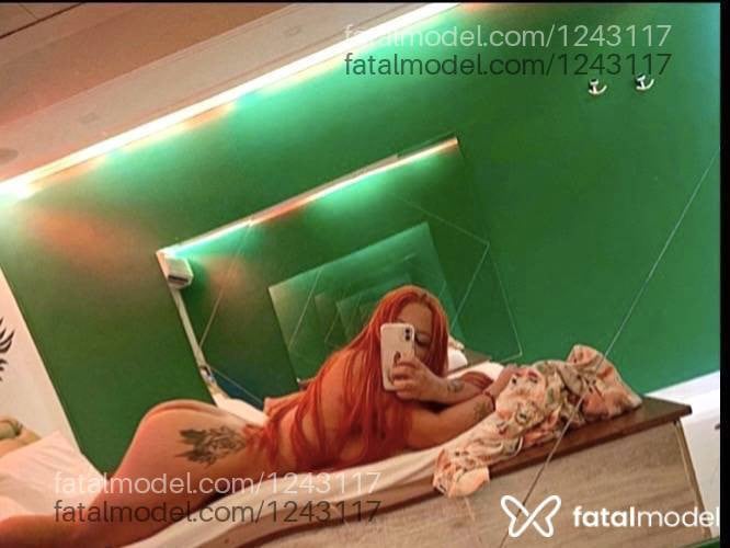Acompanhante mulher ruiva (o) de olhos verdes - Bruna