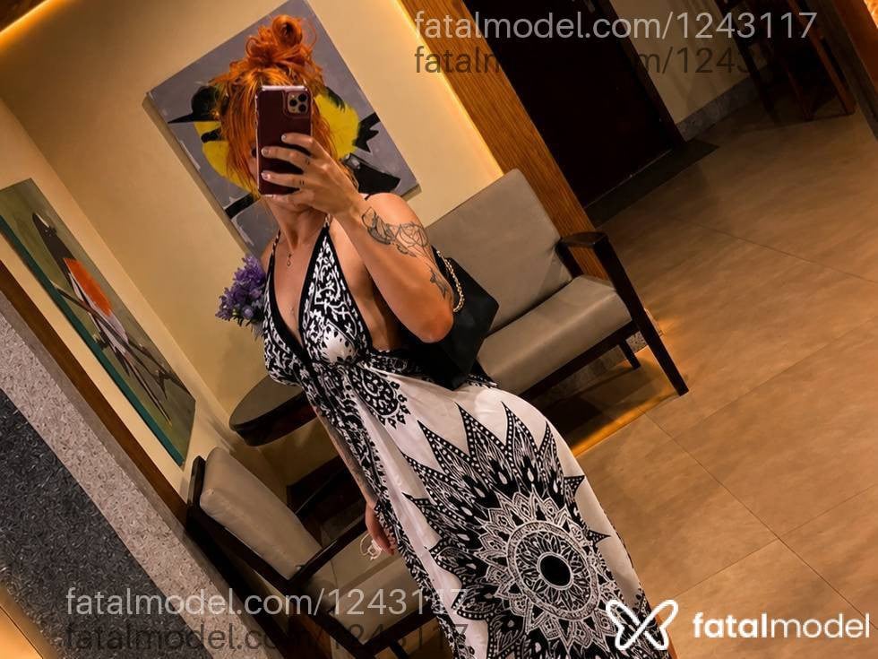 Acompanhante mulher ruiva (o) de olhos verdes - Bruna