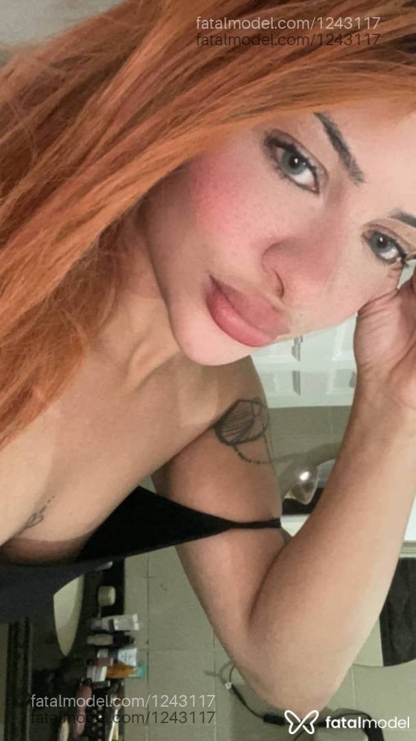 Acompanhante mulher ruiva (o) de olhos verdes - Bruna