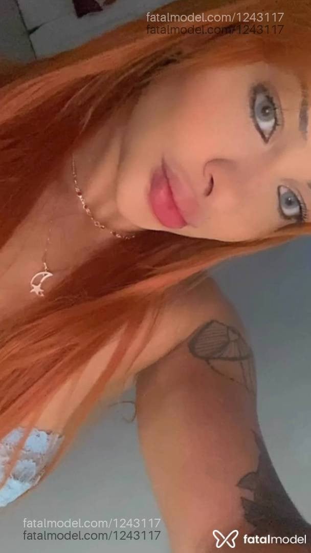Acompanhante mulher ruiva (o) de olhos verdes - Bruna