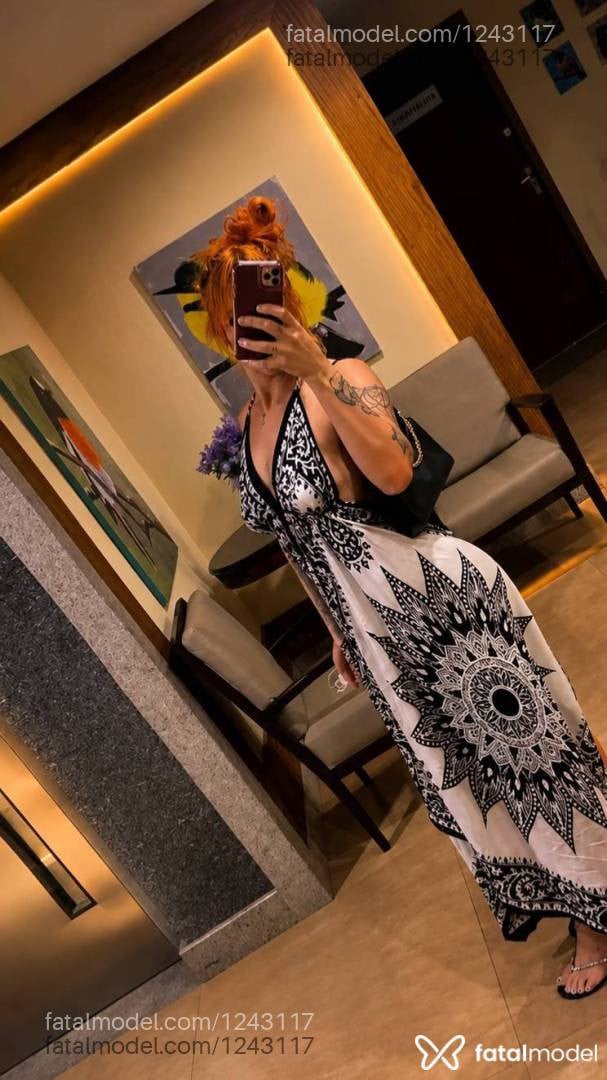 Acompanhante mulher ruiva (o) de olhos verdes - Bruna