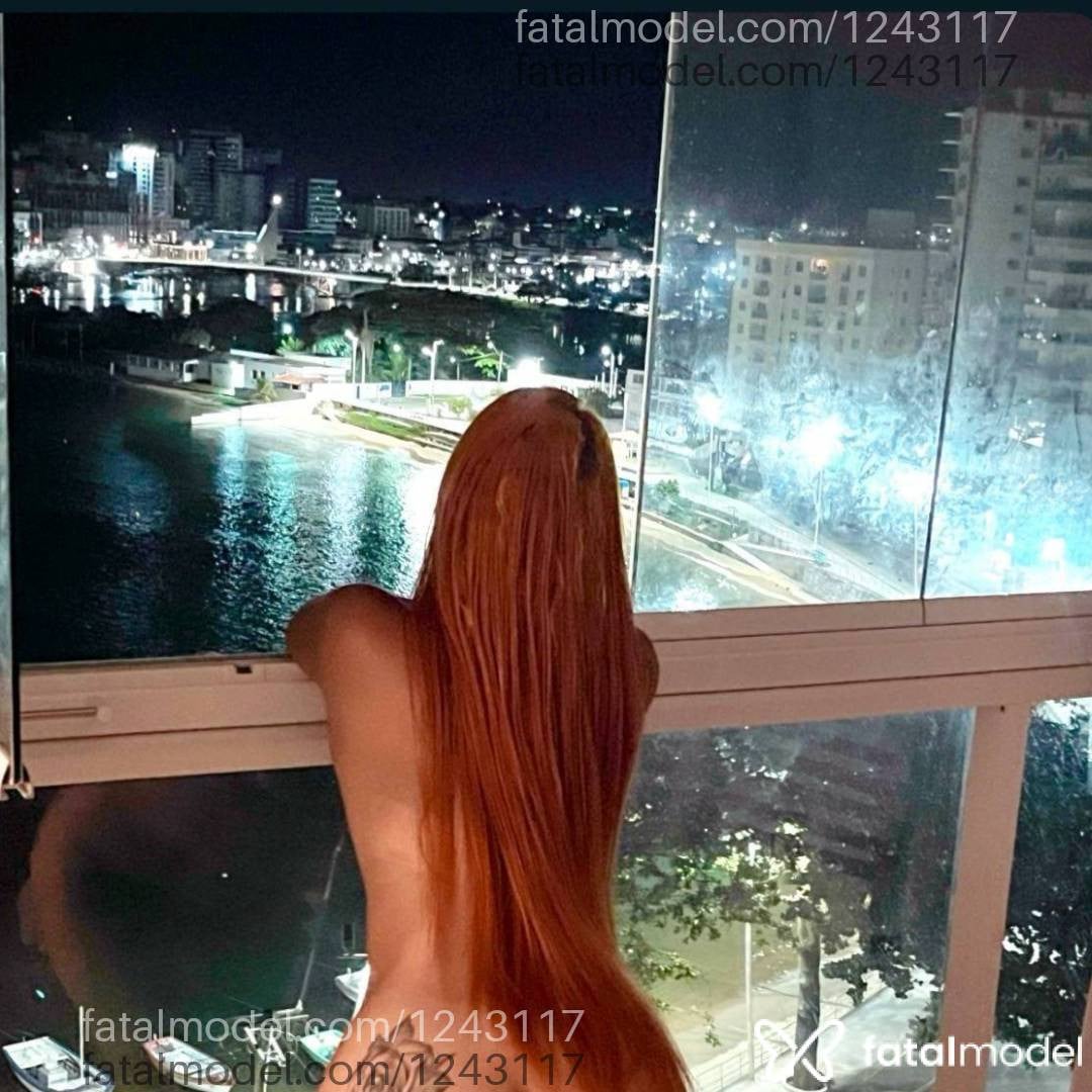 Acompanhante mulher ruiva (o) de olhos verdes - Bruna