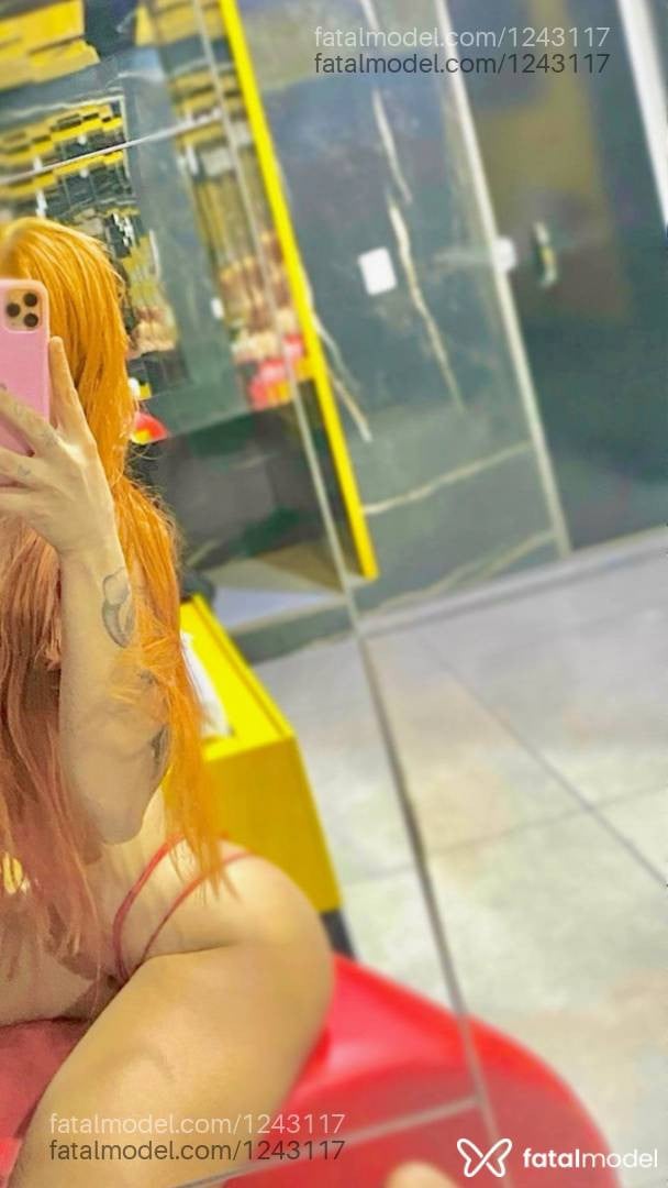 Acompanhante mulher ruiva (o) de olhos verdes - Bruna