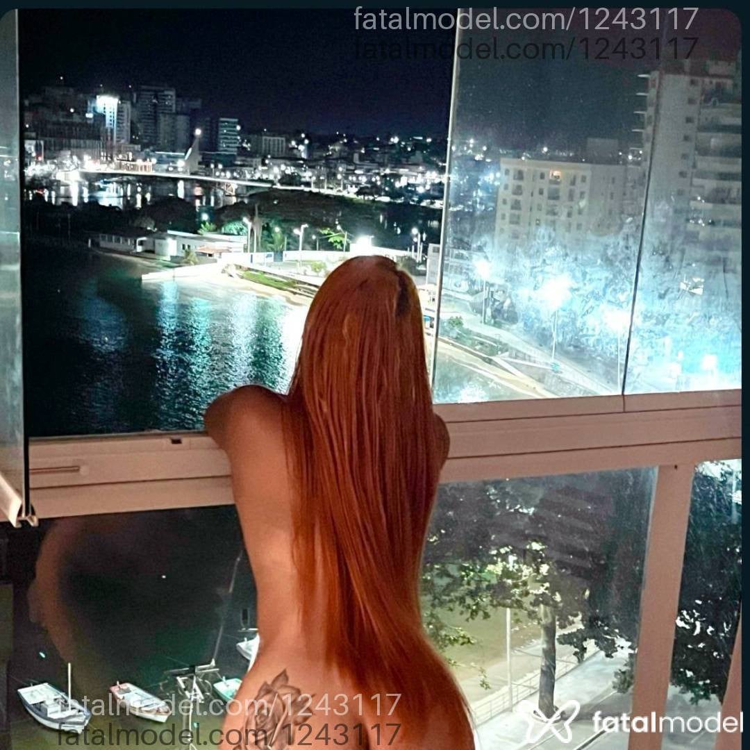 Acompanhante mulher ruiva (o) de olhos verdes - Bruna