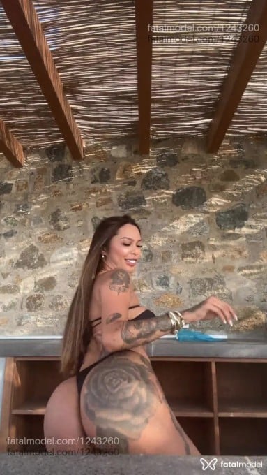 Acompanhante mulher com cabelo castanho de olhos castanhos em Santa Cruz do Sul - MANU MELLO