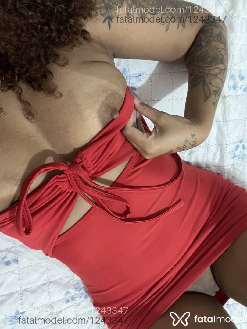 Acompanhante mulher com cabelo castanho de olhos castanhos - Ayla Santorini