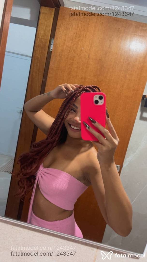 Acompanhante mulher com cabelo castanho de olhos castanhos em Passos - Ayla Santorini