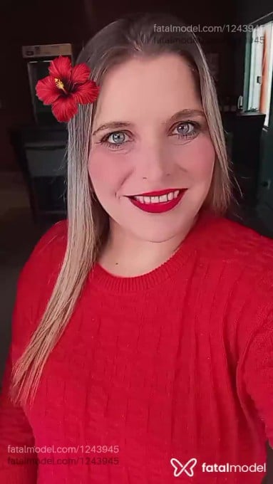Acompanhante mulher loira (o) de olhos verdes em Balneário Camboriú - Mariza
